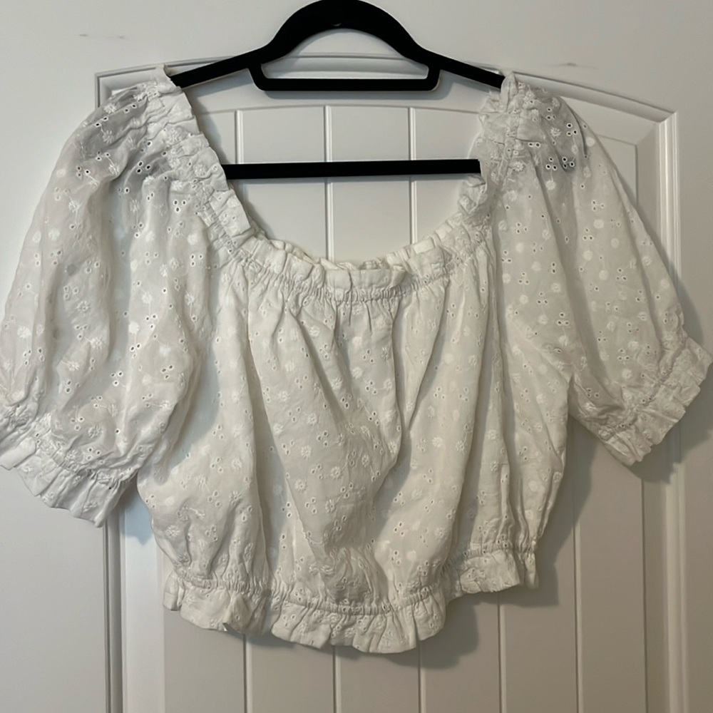 NWT Andre by Unit White Ruffle Off Shoulder Crop Blouse Eyelet Detail Size L